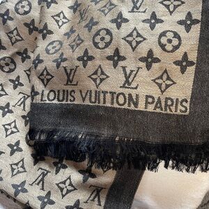 Louis Vuitton Black and Cream Monogram Shawl